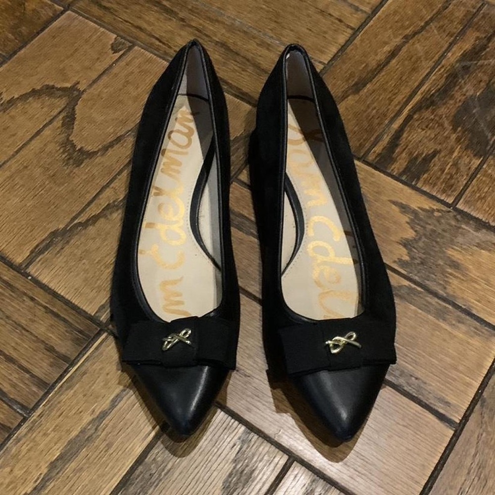 Chic Black Heels with Bow Accent